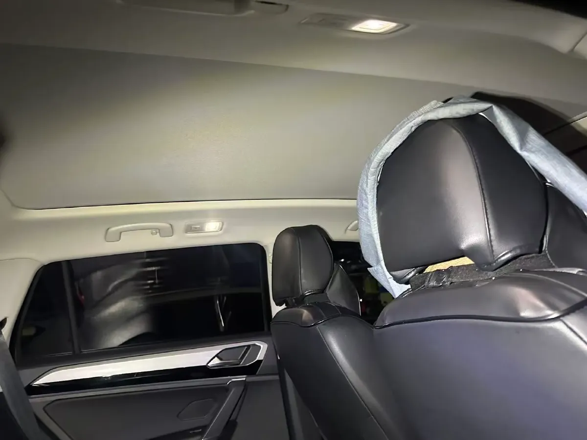 2019 Jeep Cherokee 2.0T 234HP L4 9AT,autocango,china used car exporter,china ev exporter,chinese used car exporter,chinese used ev exporter