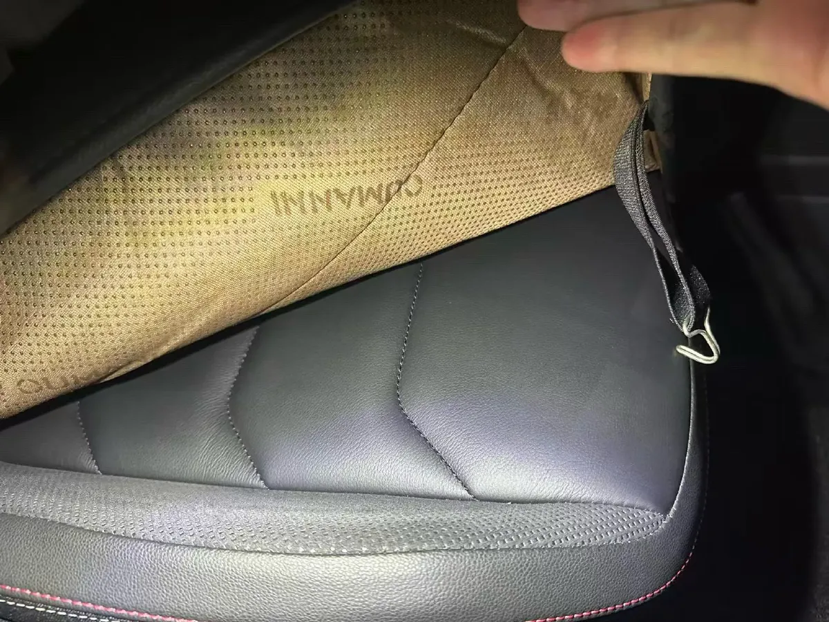 2019 Jeep Cherokee 2.0T 234HP L4 9AT,autocango,china used car exporter,china ev exporter,chinese used car exporter,chinese used ev exporter