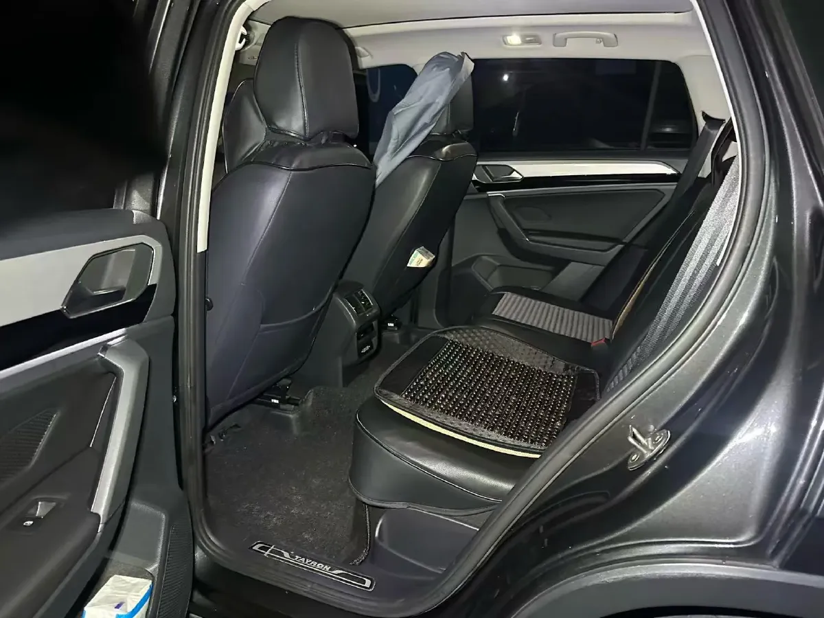 2019 Jeep Cherokee 2.0T 234HP L4 9AT,autocango,china used car exporter,china ev exporter,chinese used car exporter,chinese used ev exporter