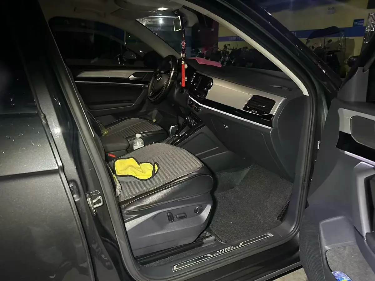 2019 Jeep Cherokee 2.0T 234HP L4 9AT,autocango,china used car exporter,china ev exporter,chinese used car exporter,chinese used ev exporter