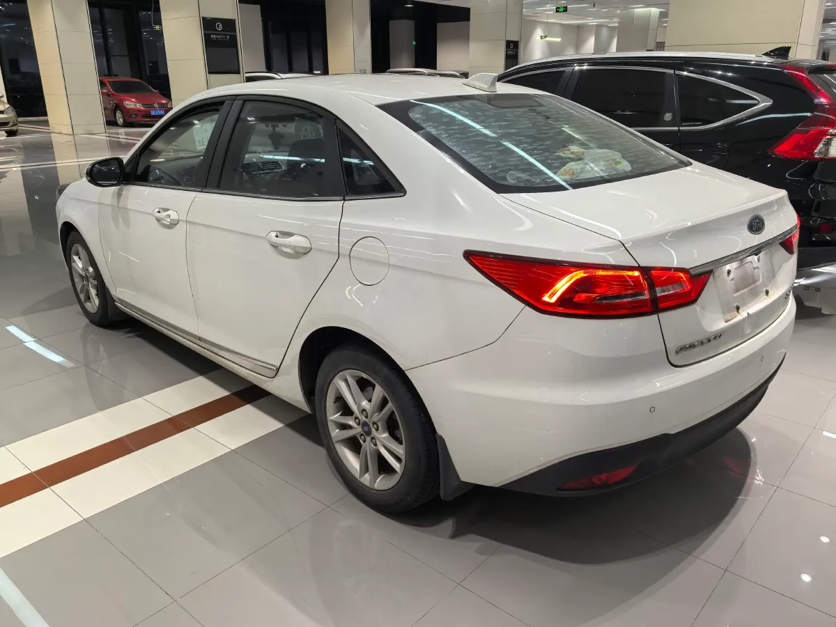 2019 Ford Escort 1.5L 122HP L3 6AT,autocango,china used car exporter,china ev exporter,chinese used car exporter,chinese used ev exporter