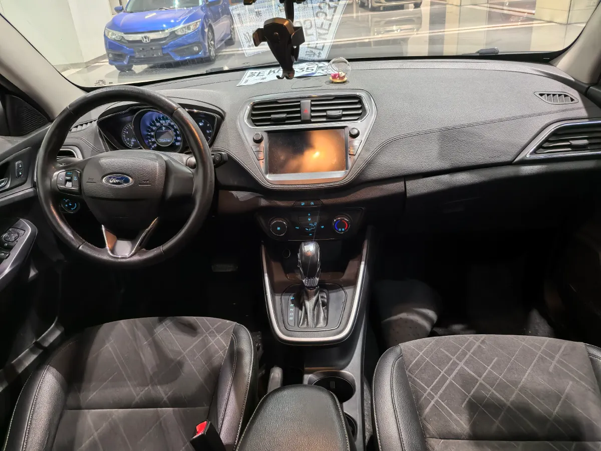 2019 Ford Escort 1.5L 122HP L3 6AT,autocango,china used car exporter,china ev exporter,chinese used car exporter,chinese used ev exporter