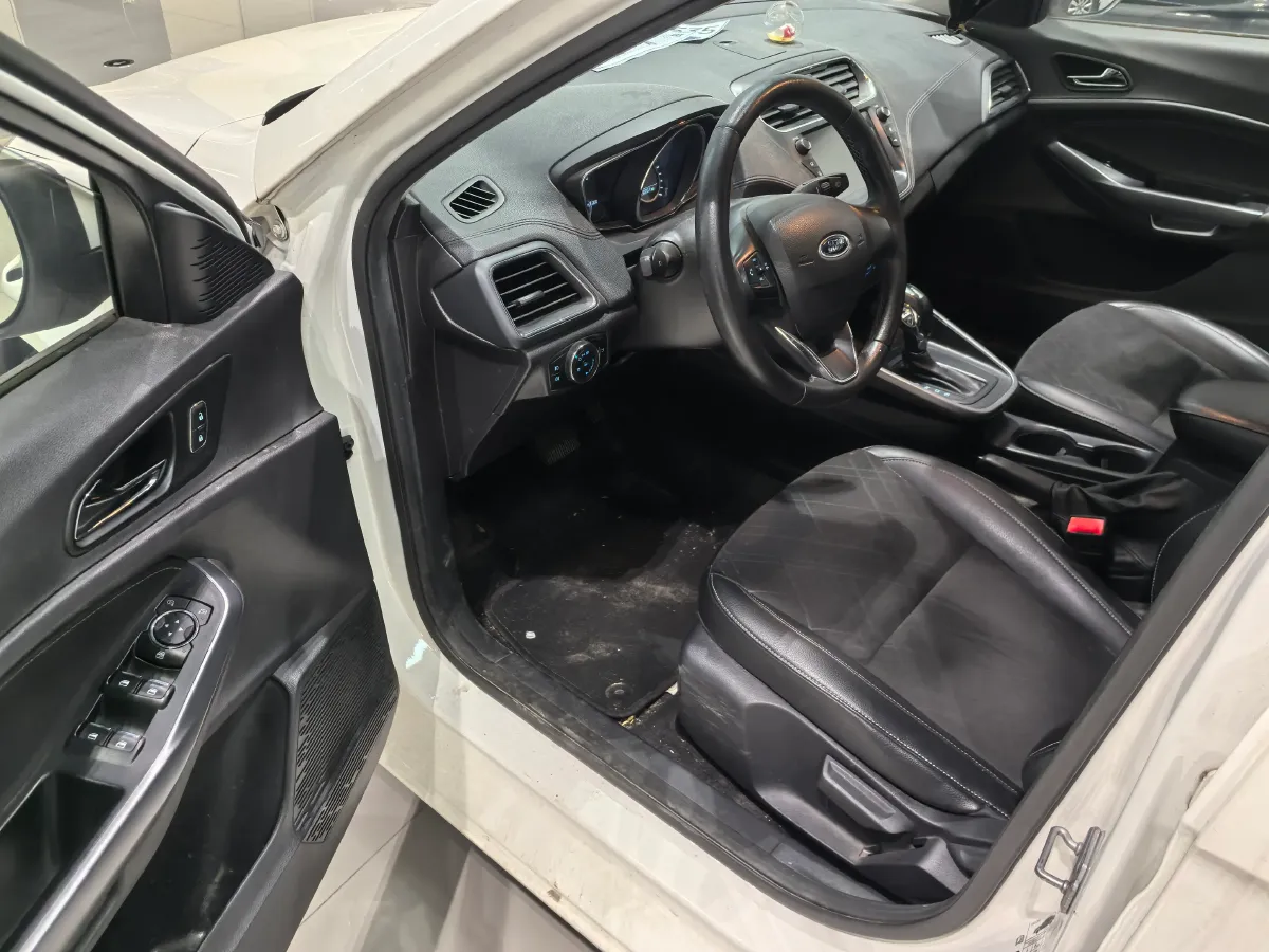 2019 Ford Escort 1.5L 122HP L3 6AT,autocango,china used car exporter,china ev exporter,chinese used car exporter,chinese used ev exporter