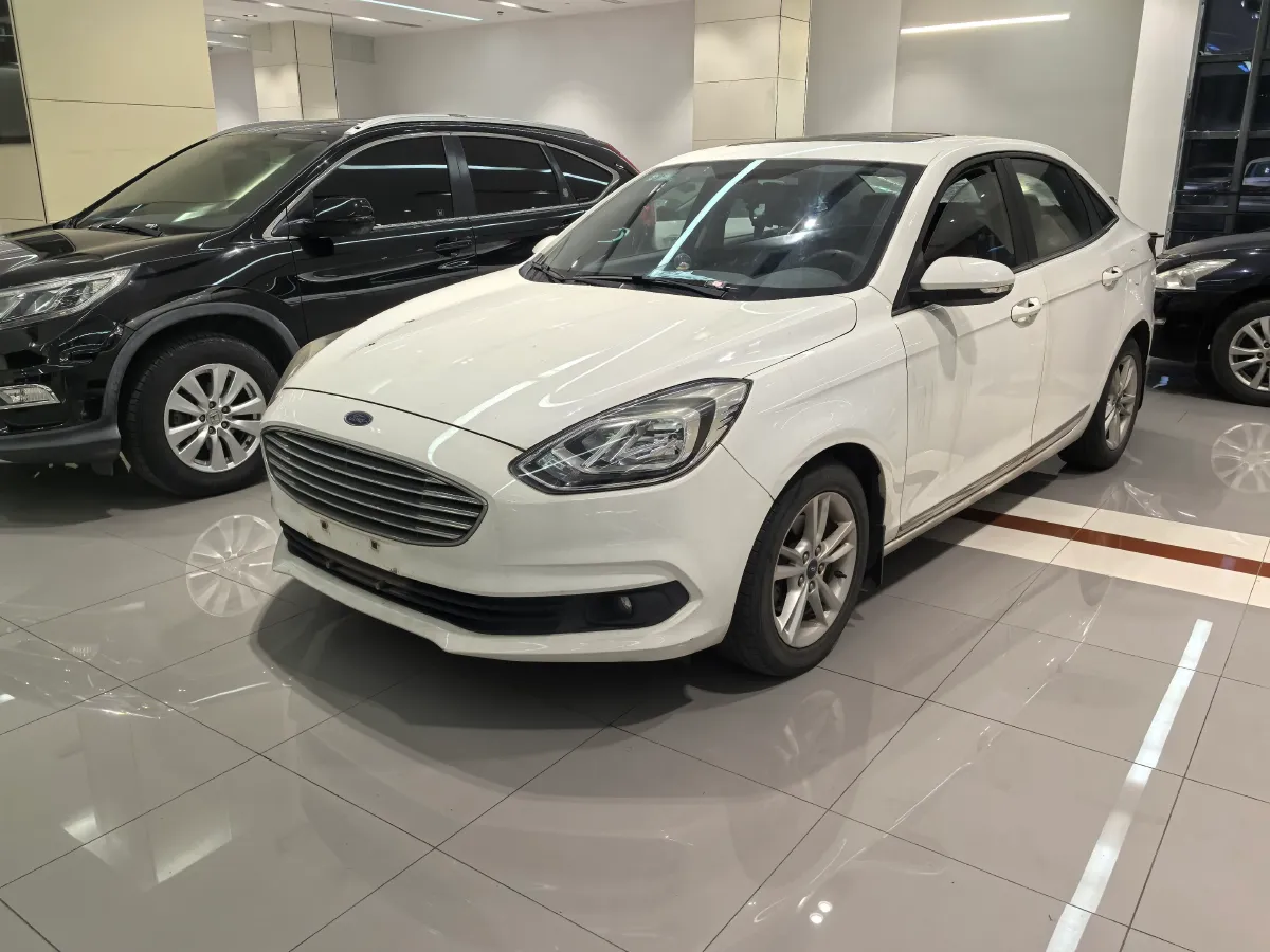 2019 Ford Escort 1.5L 122HP L3 6AT,autocango,china used car exporter,china ev exporter,chinese used car exporter,chinese used ev exporter