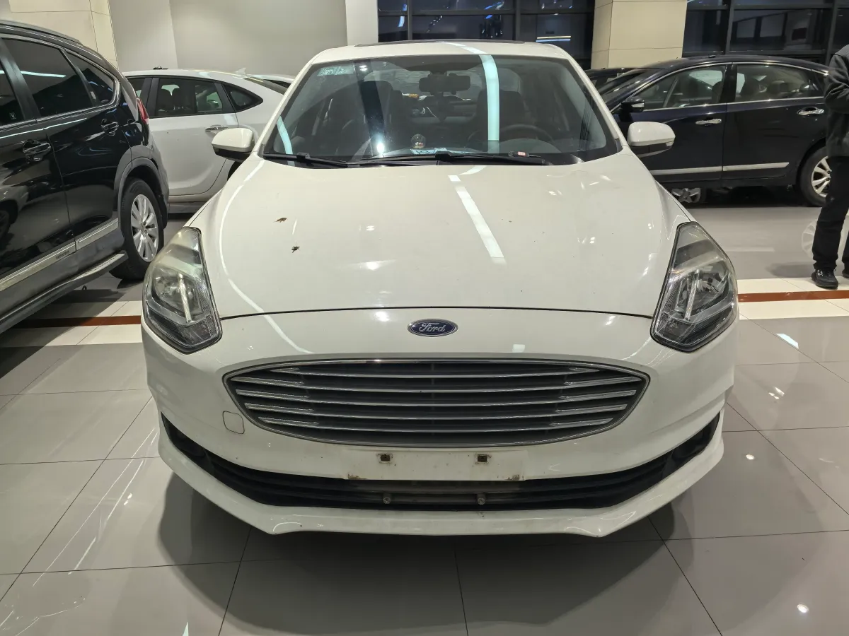 2019 Ford Escort 1.5L 122HP L3 6AT,autocango,china used car exporter,china ev exporter,chinese used car exporter,chinese used ev exporter