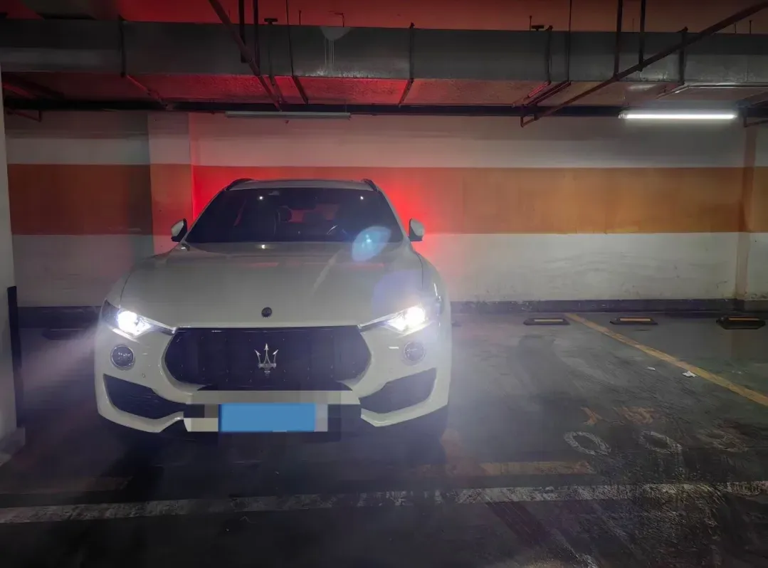 2022 Maserati Levante 2.0T 330HP L4 8AT,autocango,china used car exporter,china ev exporter,chinese used car exporter,chinese used ev exporter