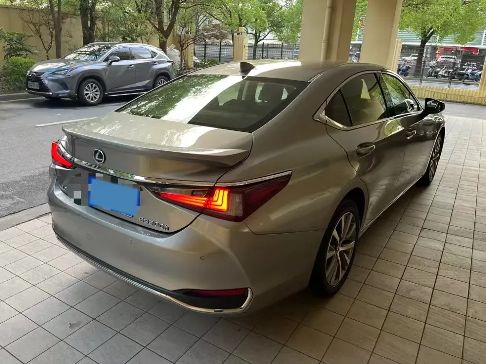 2020 Lexus ES 2.5L 178HP L4 E-CVT Hybrid,autocango,china used car exporter,china ev exporter,chinese used car exporter,chinese used ev exporter