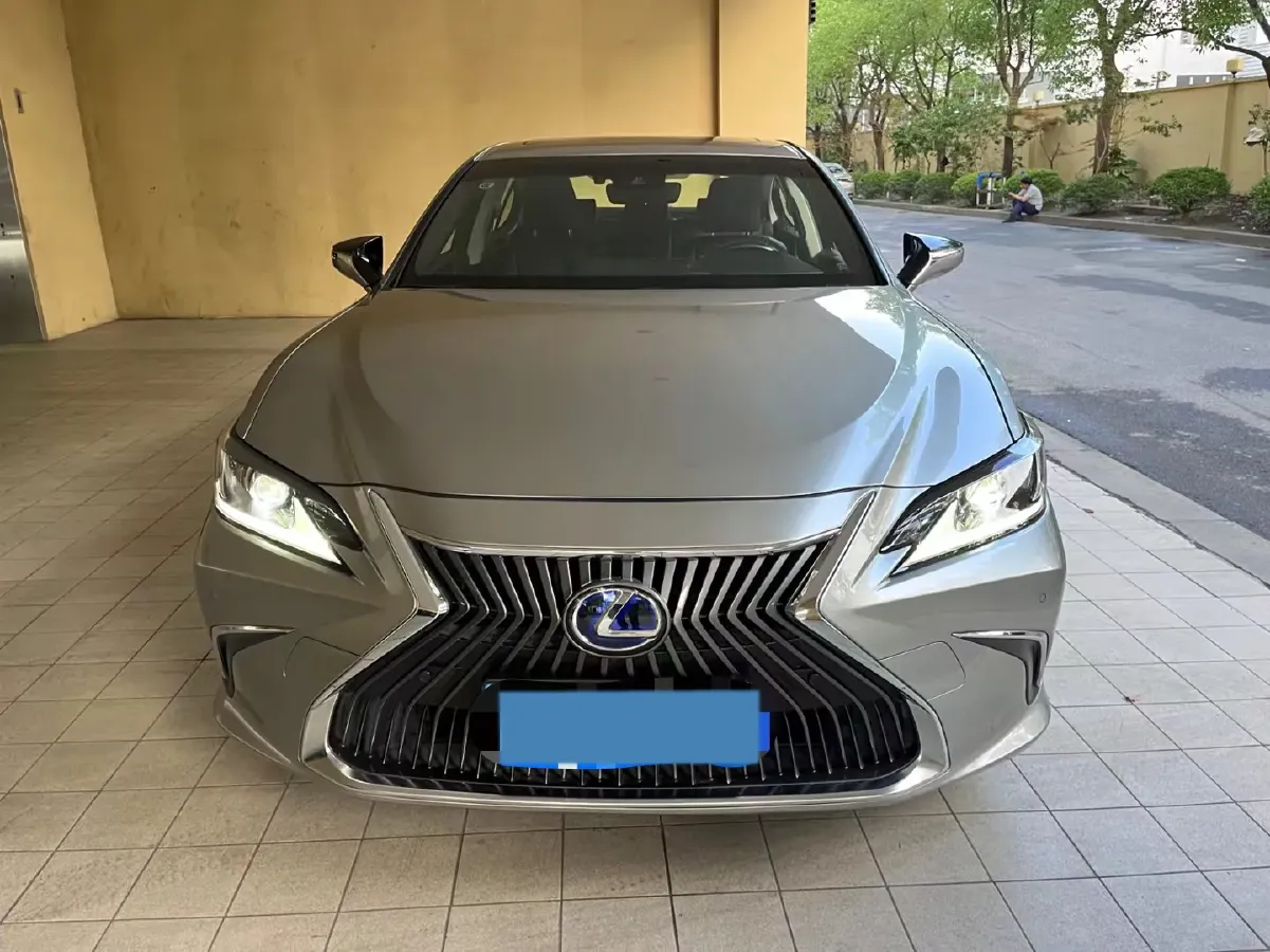2020 Lexus ES 2.5L 178HP L4 E-CVT Hybrid,autocango,china used car exporter,china ev exporter,chinese used car exporter,chinese used ev exporter