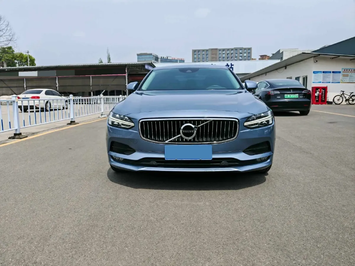 2018 Volvo S90 2.0T 190HP L4 8AT,autocango,china used car exporter,china ev exporter,chinese used car exporter,chinese used ev exporter