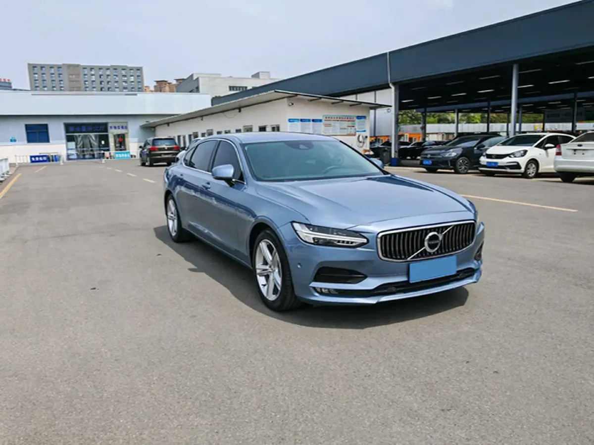 2018 Volvo S90 2.0T 190HP L4 8AT,autocango,china used car exporter,china ev exporter,chinese used car exporter,chinese used ev exporter