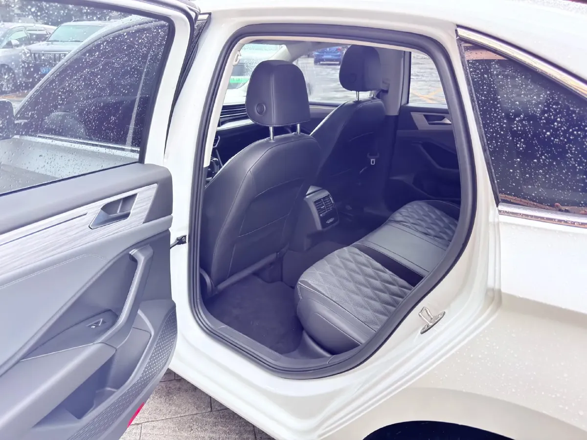 2024 Volkswagen Sagitar 1.5T 160HP L4 7DCT,autocango,china used car exporter,china ev exporter,chinese used car exporter,chinese used ev exporter