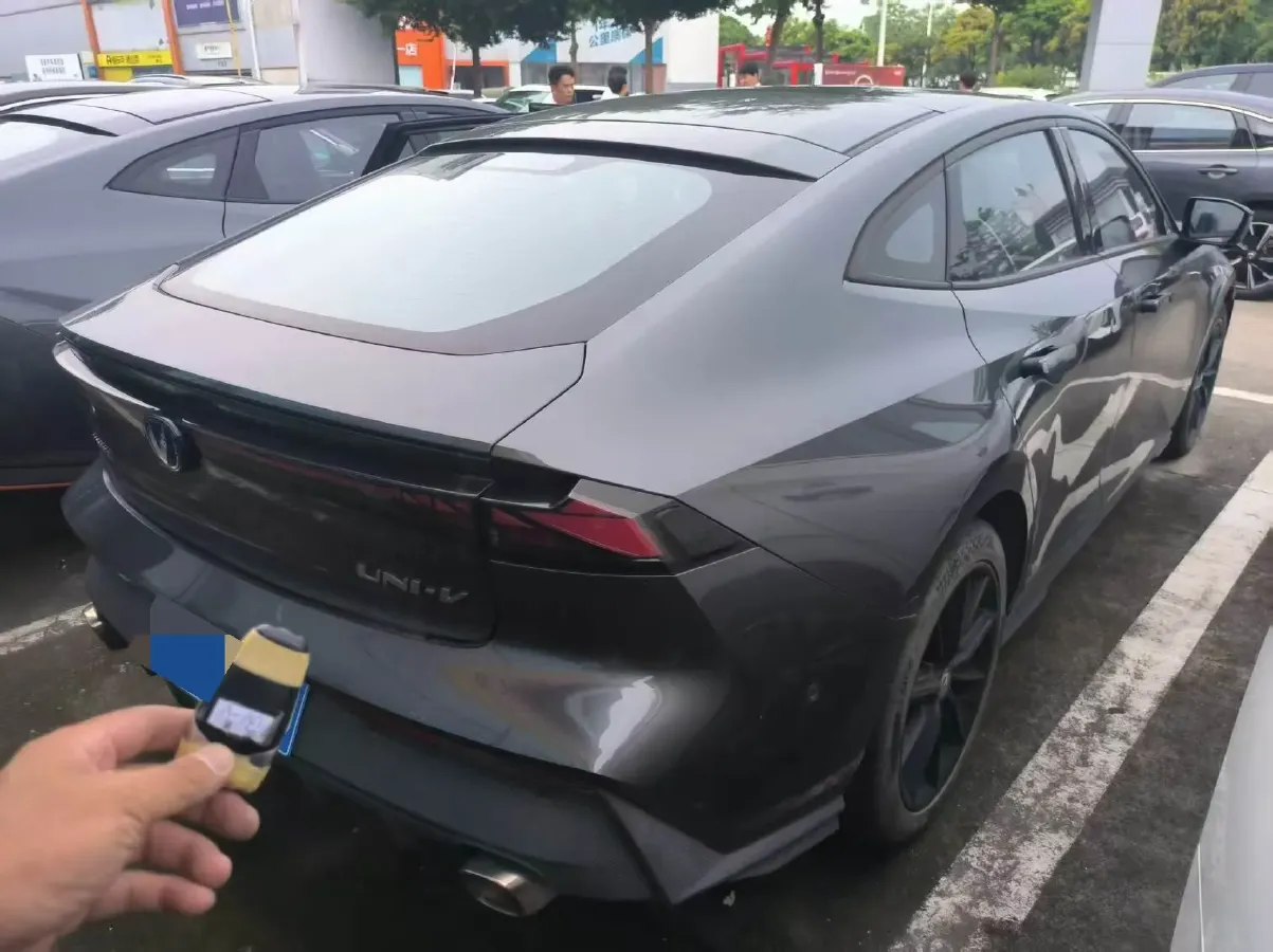 2022 ChangAn UNI-V 1.5T 188HP L4 7DCT,autocango,china used car exporter,china ev exporter,chinese used car exporter,chinese used ev exporter