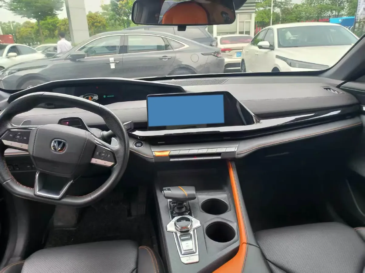 2022 ChangAn UNI-V 1.5T 188HP L4 7DCT,autocango,china used car exporter,china ev exporter,chinese used car exporter,chinese used ev exporter