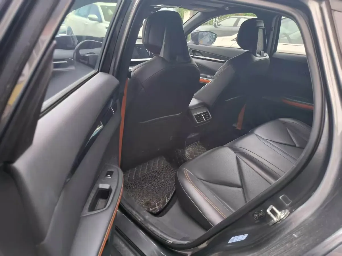 2022 ChangAn UNI-V 1.5T 188HP L4 7DCT,autocango,china used car exporter,china ev exporter,chinese used car exporter,chinese used ev exporter