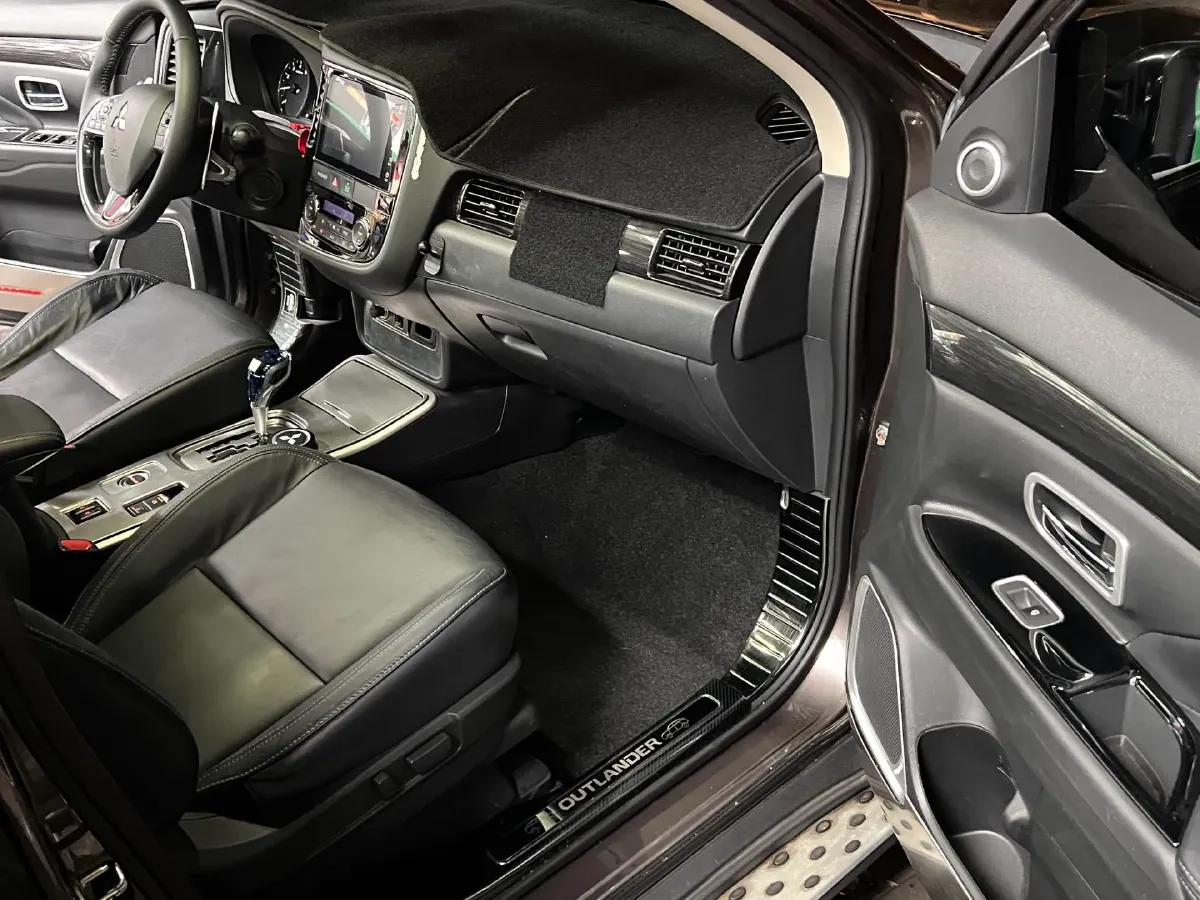 2019 Mitsubishi Outlander 2.4L 192HP L4 CVT,autocango,china used car exporter,china ev exporter,chinese used car exporter,chinese used ev exporter