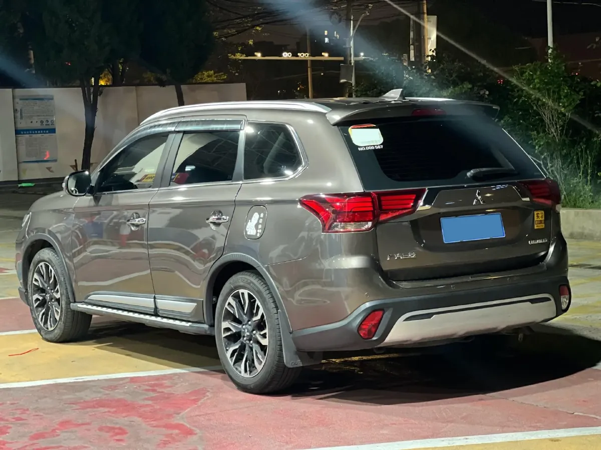 2019 Mitsubishi Outlander 2.4L 192HP L4 CVT,autocango,china used car exporter,china ev exporter,chinese used car exporter,chinese used ev exporter