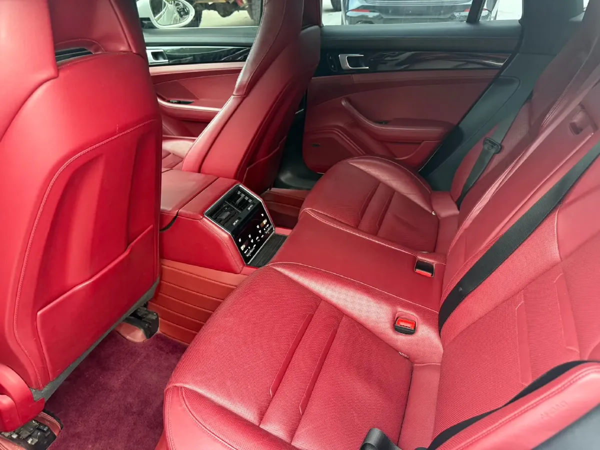2019 Porsche Panamera 2.9T 330HP V6 8DCT,autocango,china used car exporter,china ev exporter,chinese used car exporter,chinese used ev exporter