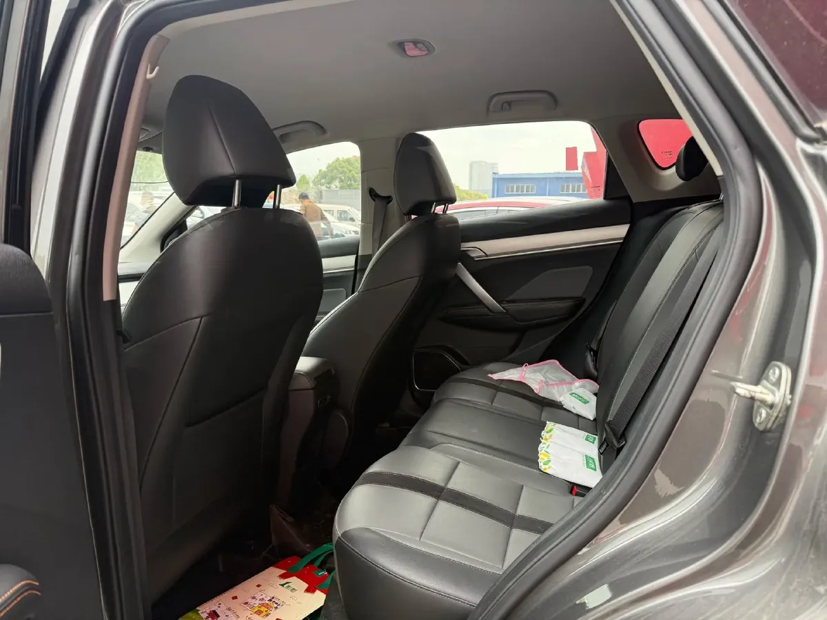 2023 Geely Coolray 1.5T 181HP L4 7DCT,autocango,china used car exporter,china ev exporter,chinese used car exporter,chinese used ev exporter