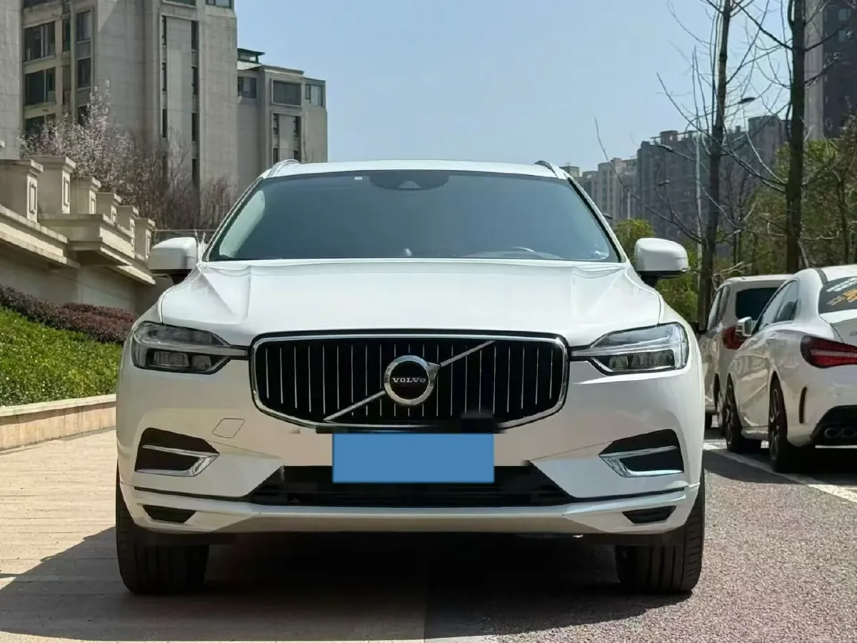 2020 Volvo XC60 2.0T 254HP L4 8AT,autocango,china used car exporter,china ev exporter,chinese used car exporter,chinese used ev exporter
