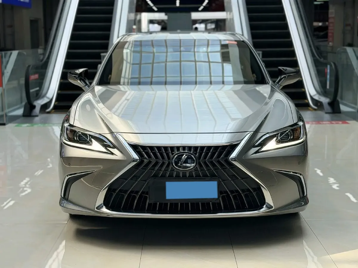 2023 Lexus ES 2.0L 173HP L4 CVT,autocango,china used car exporter,china ev exporter,chinese used car exporter,chinese used ev exporter