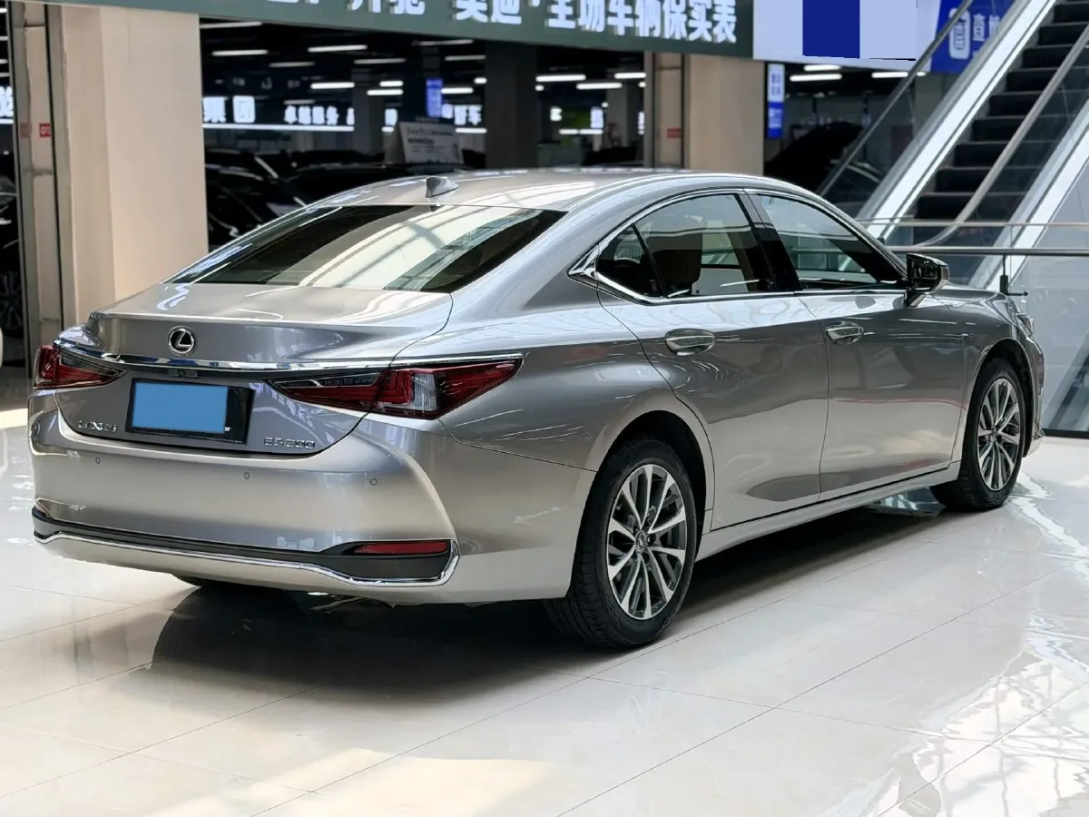 2023 Lexus ES 2.0L 173HP L4 CVT,autocango,china used car exporter,china ev exporter,chinese used car exporter,chinese used ev exporter