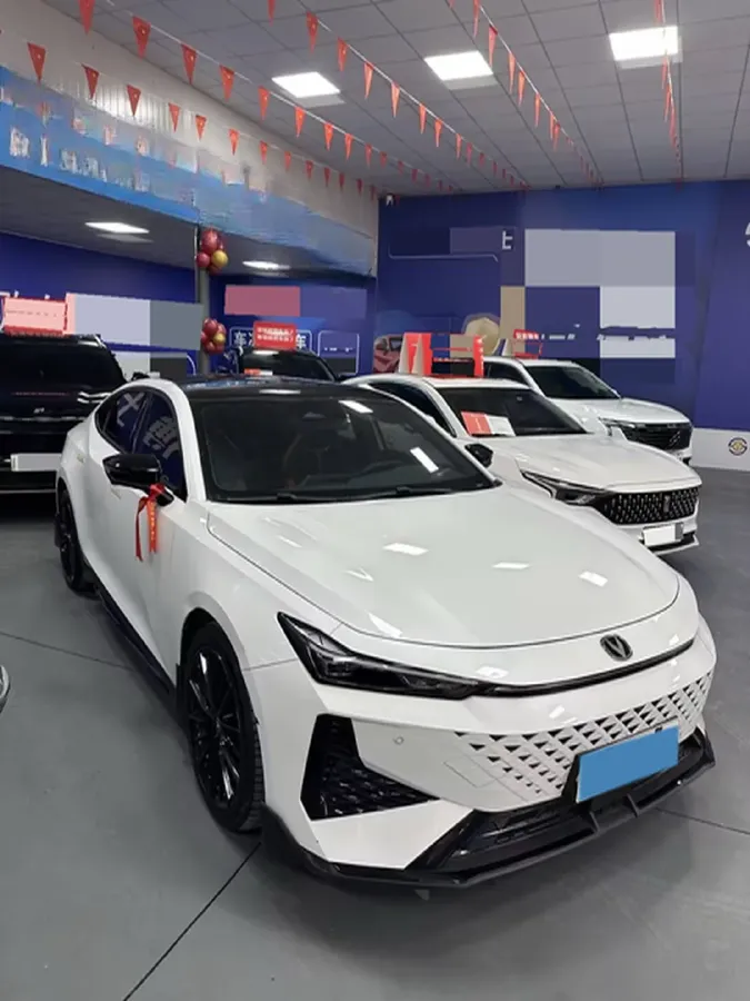 2024 ChangAn UNI-V 1.5T 188HP L4 7DCT,autocango,china used car exporter,china ev exporter,chinese used car exporter,chinese used ev exporter