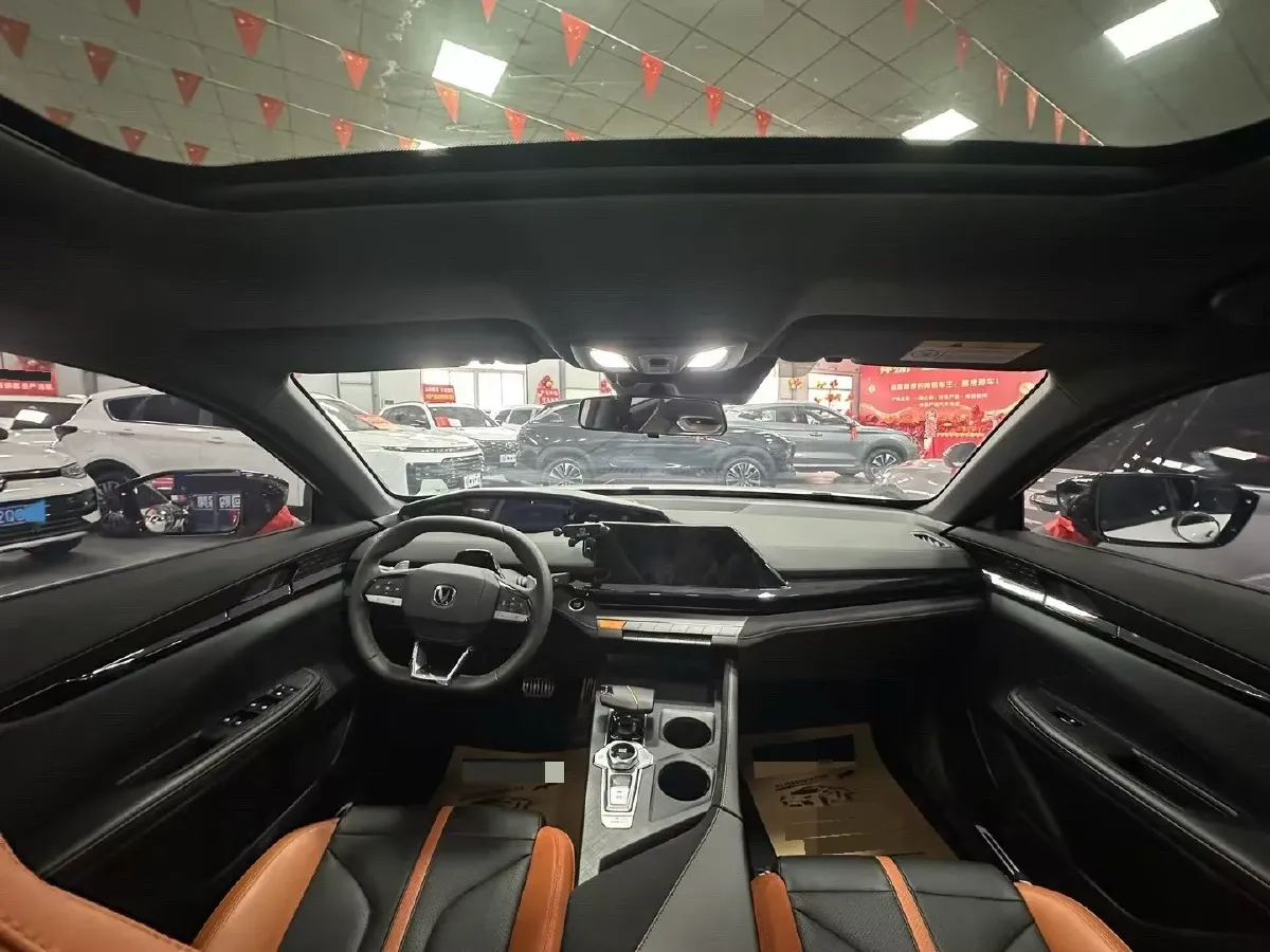 2024 ChangAn UNI-V 1.5T 188HP L4 7DCT,autocango,china used car exporter,china ev exporter,chinese used car exporter,chinese used ev exporter