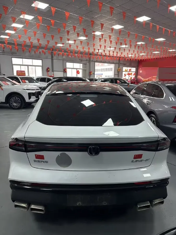 2024 ChangAn UNI-V 1.5T 188HP L4 7DCT,autocango,china used car exporter,china ev exporter,chinese used car exporter,chinese used ev exporter