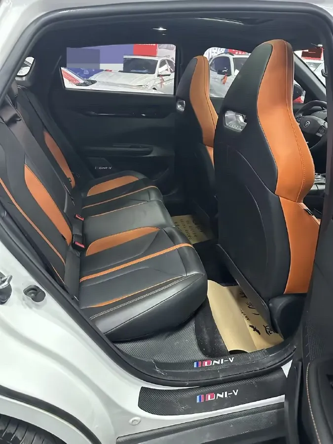 2024 ChangAn UNI-V 1.5T 188HP L4 7DCT,autocango,china used car exporter,china ev exporter,chinese used car exporter,chinese used ev exporter