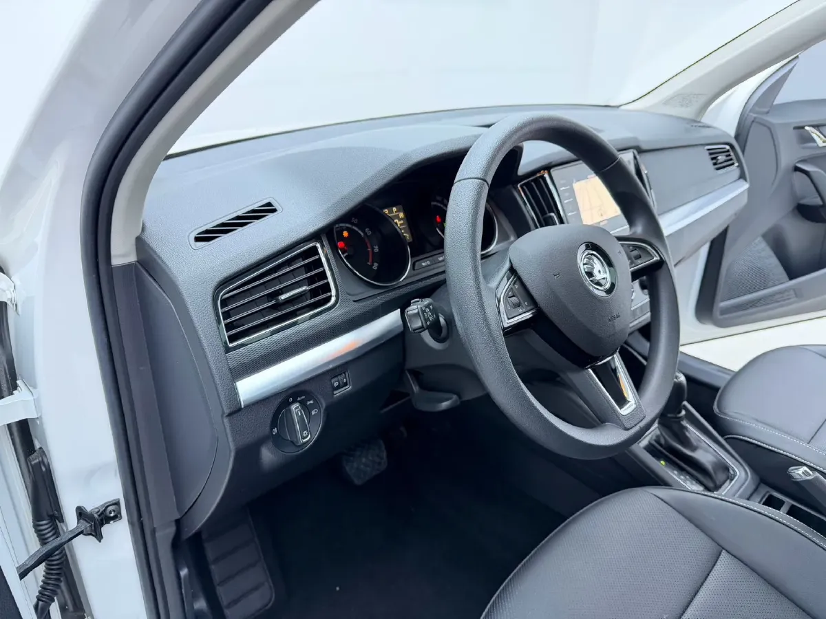 2022 Skoda Kamiq 1.5L 112HP L4 6AT,autocango,china used car exporter,china ev exporter,chinese used car exporter,chinese used ev exporter