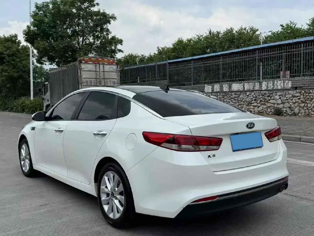 2016 Kia K5 2.0L 161HP L4 6AT,autocango,china used car exporter,china ev exporter,chinese used car exporter,chinese used ev exporter
