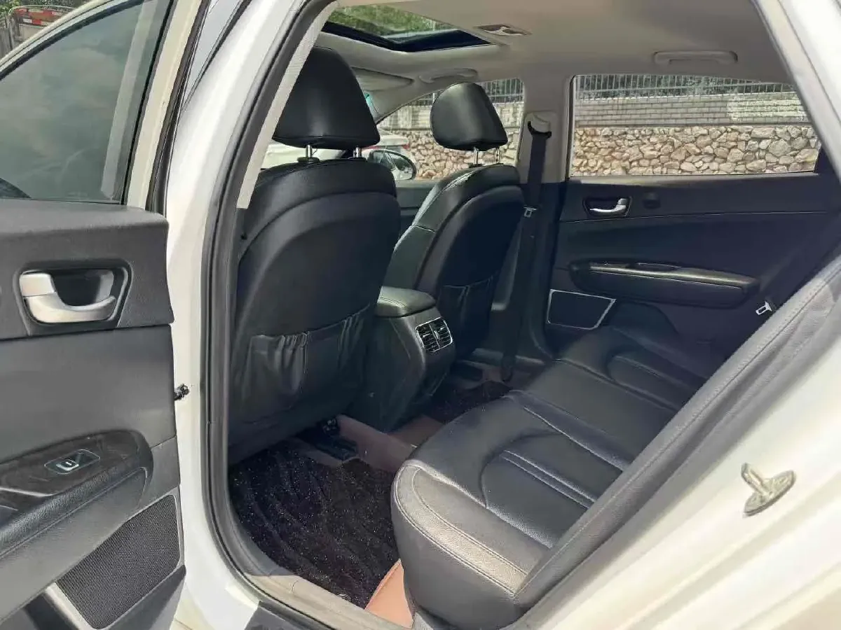 2016 Kia K5 2.0L 161HP L4 6AT,autocango,china used car exporter,china ev exporter,chinese used car exporter,chinese used ev exporter