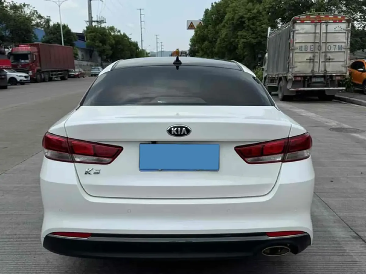 2016 Kia K5 2.0L 161HP L4 6AT,autocango,china used car exporter,china ev exporter,chinese used car exporter,chinese used ev exporter