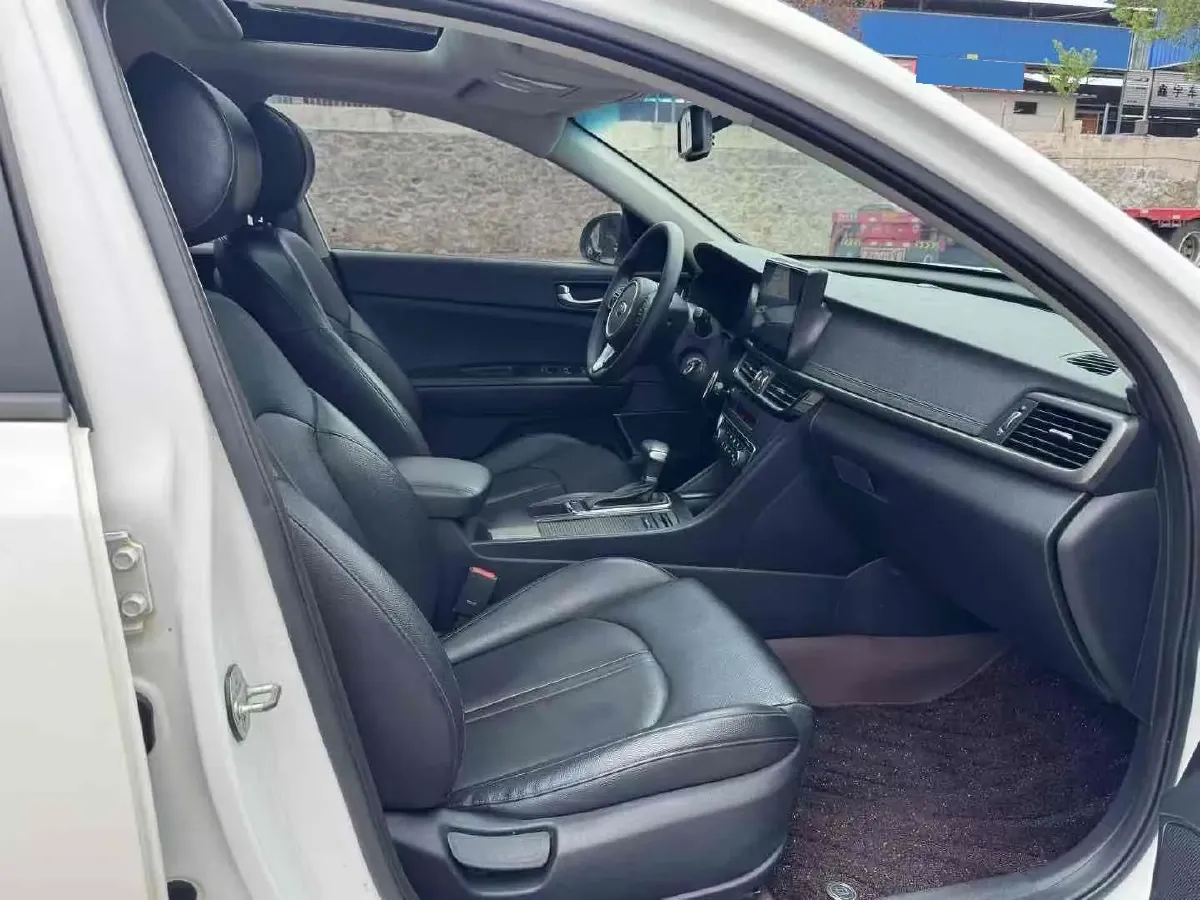 2016 Kia K5 2.0L 161HP L4 6AT,autocango,china used car exporter,china ev exporter,chinese used car exporter,chinese used ev exporter