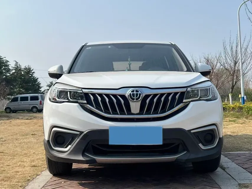2017 Brilliance Auto V3 1.5L 112HP L4 5MT,autocango,china used car exporter,china ev exporter,chinese used car exporter,chinese used ev exporter