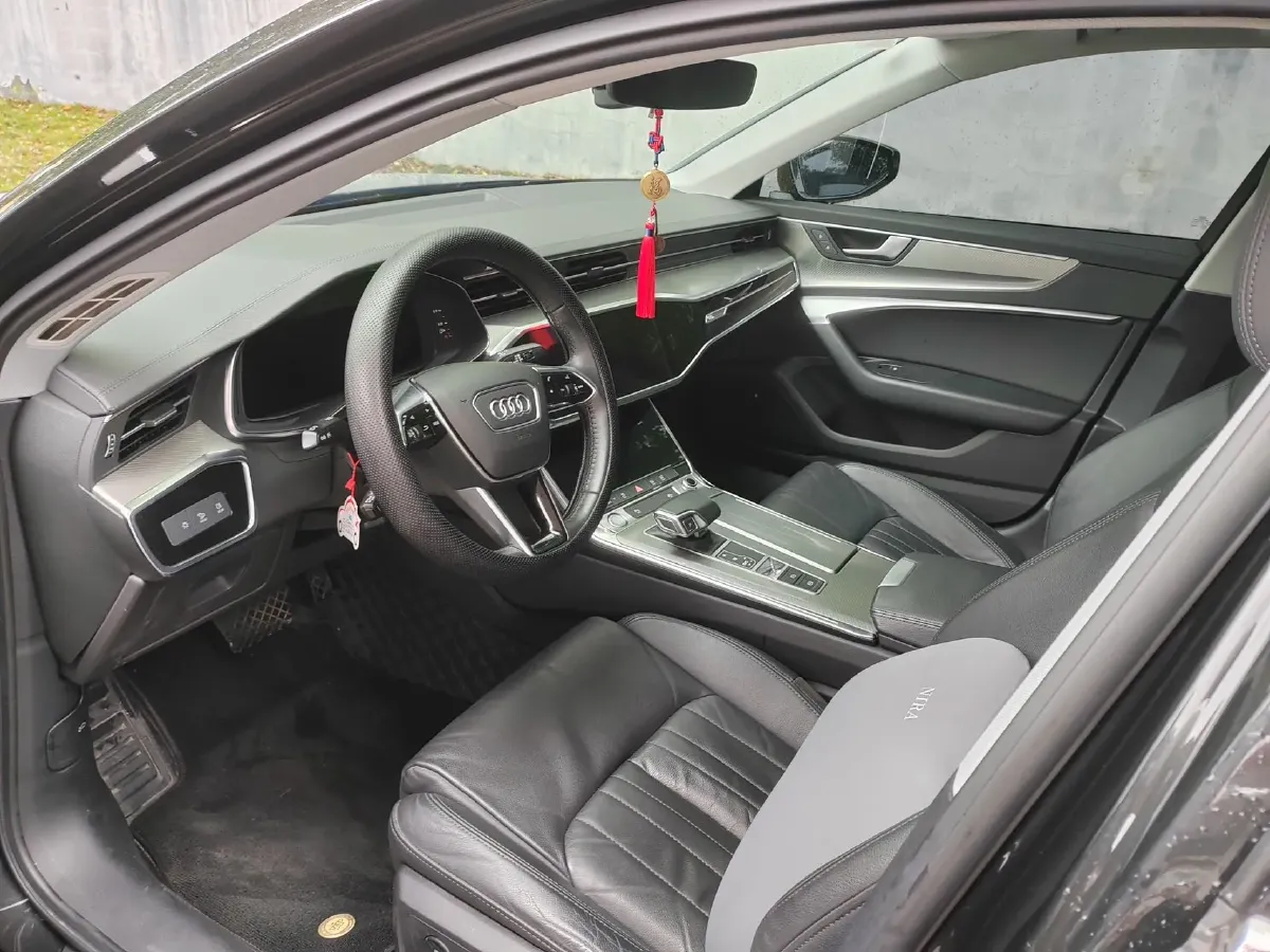 2020 Audi A6L 2.0T 224HP L4 7DCT,autocango,china used car exporter,china ev exporter,chinese used car exporter,chinese used ev exporter