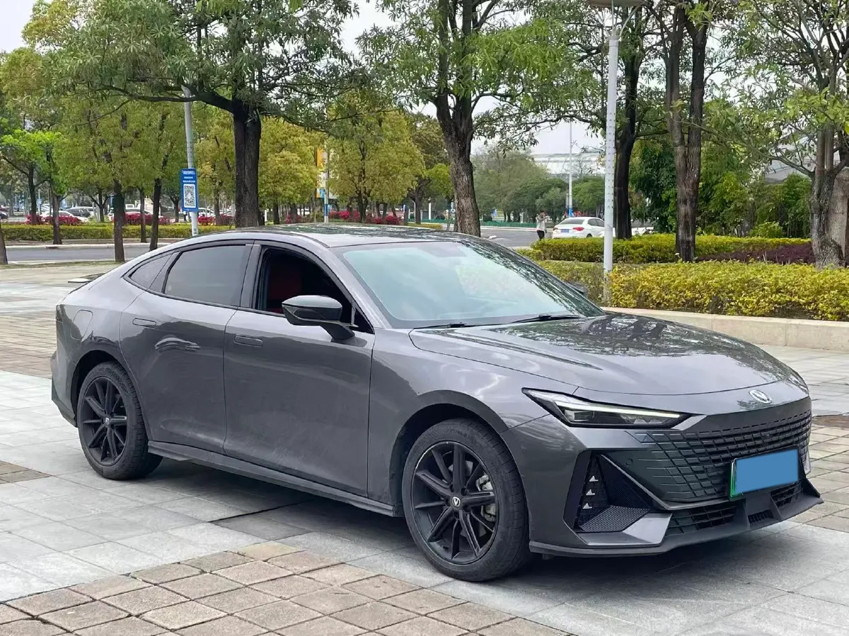 2023 ChangAn UNI-V iDD 1.5T 170HP L4 6TCT PHEV 18.4KWH,autocango,china used car exporter,china ev exporter,chinese used car exporter,chinese used ev exporter