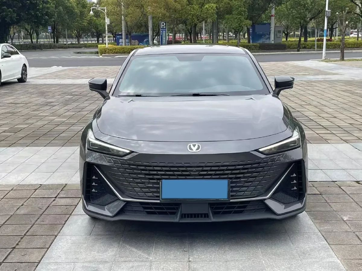 2023 ChangAn UNI-V iDD 1.5T 170HP L4 6TCT PHEV 18.4KWH,autocango,china used car exporter,china ev exporter,chinese used car exporter,chinese used ev exporter