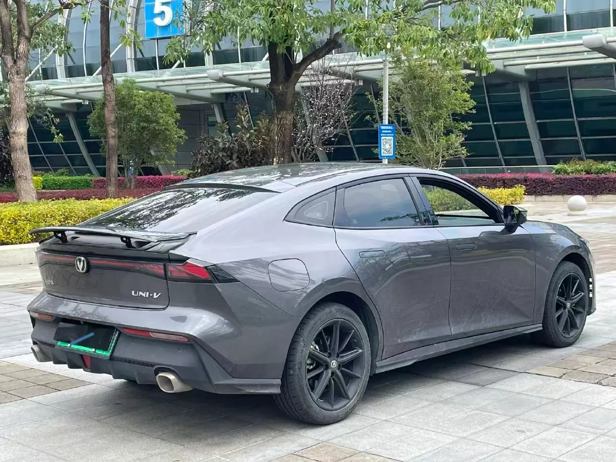 2023 ChangAn UNI-V iDD 1.5T 170HP L4 6TCT PHEV 18.4KWH,autocango,china used car exporter,china ev exporter,chinese used car exporter,chinese used ev exporter