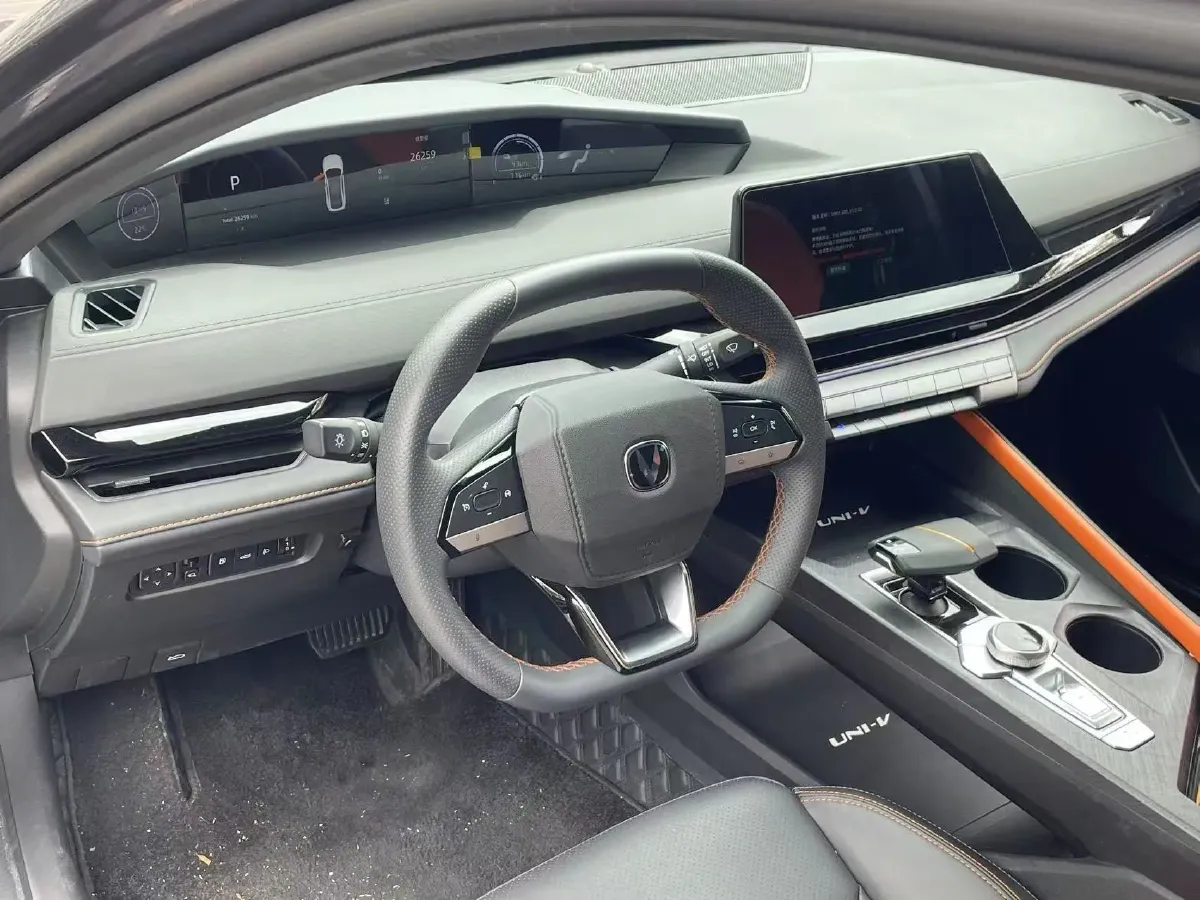 2023 ChangAn UNI-V iDD 1.5T 170HP L4 6TCT PHEV 18.4KWH,autocango,china used car exporter,china ev exporter,chinese used car exporter,chinese used ev exporter