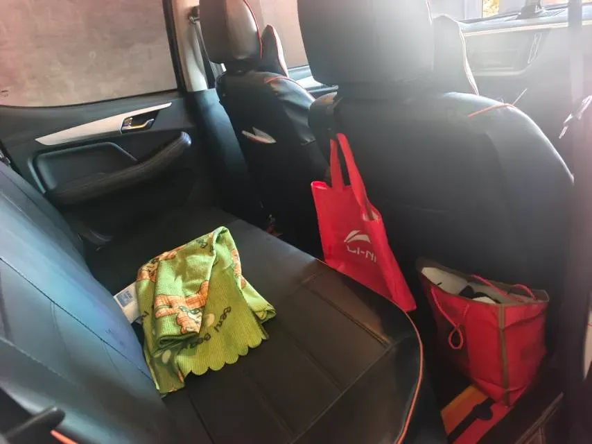 2020 Isuzu RE-MAX Jim 2.8T 120HP L4 5MT,autocango,china used car exporter,china ev exporter,chinese used car exporter,chinese used ev exporter