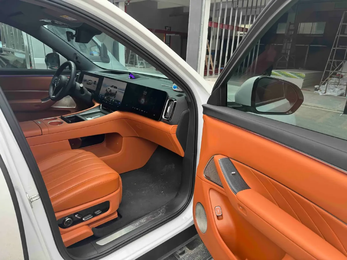 2025 AITO AITO M8 REEV 160HP REEV 53.4KWH,autocango,china used car exporter,china ev exporter,chinese used car exporter,chinese used ev exporter