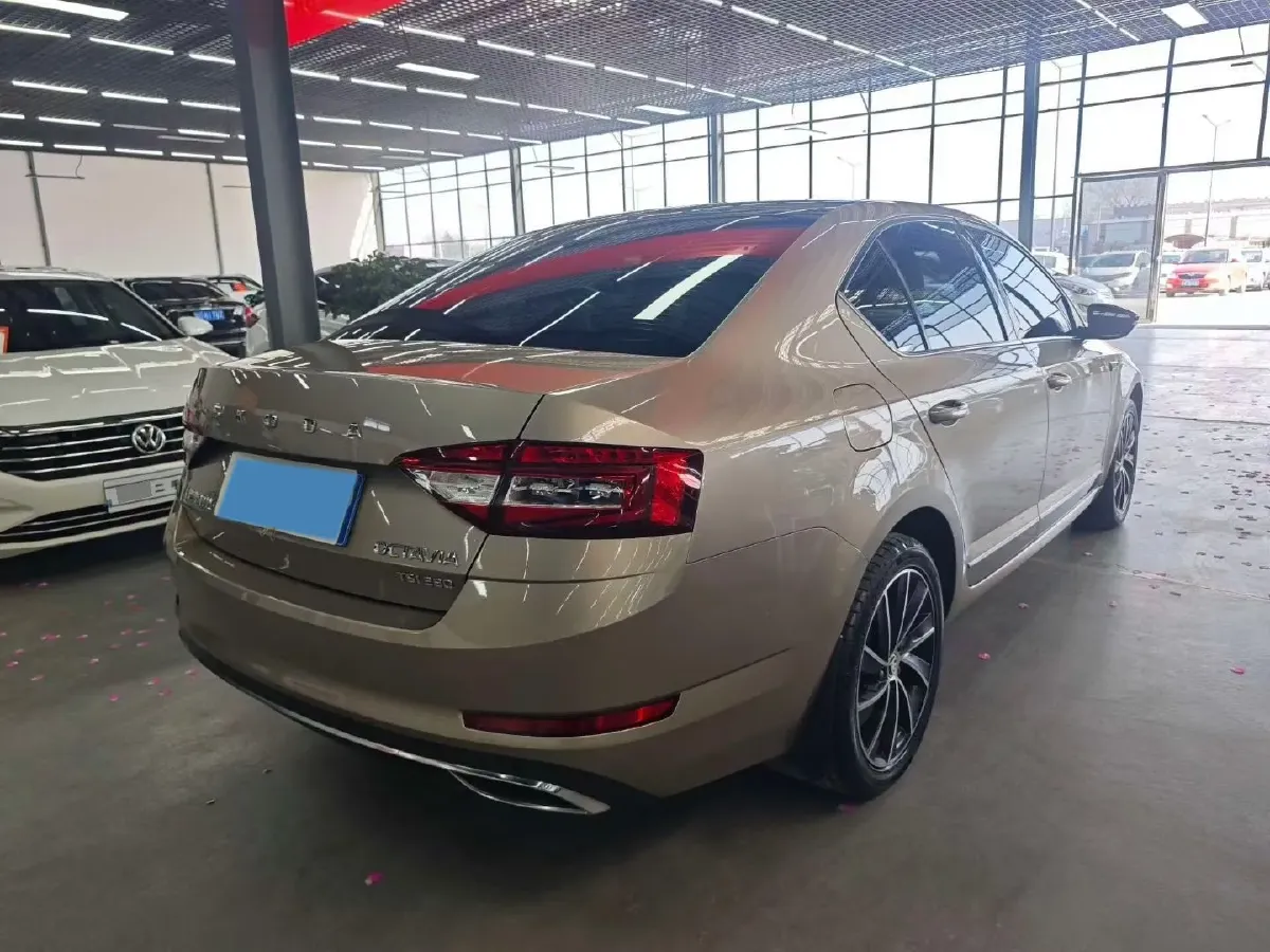 2020 Skoda Octavia 1.4T 150HP L4 7DCT,autocango,china used car exporter,china ev exporter,chinese used car exporter,chinese used ev exporter