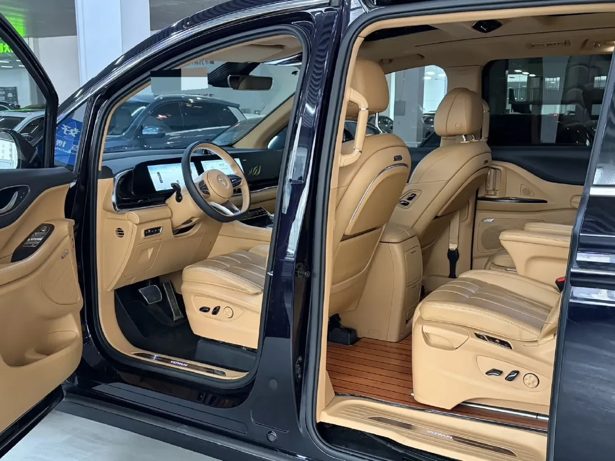 2022 Voyah Dream 1.5T 136HP L4 PHEV 25.57KWH,autocango,china used car exporter,china ev exporter,chinese used car exporter,chinese used ev exporter