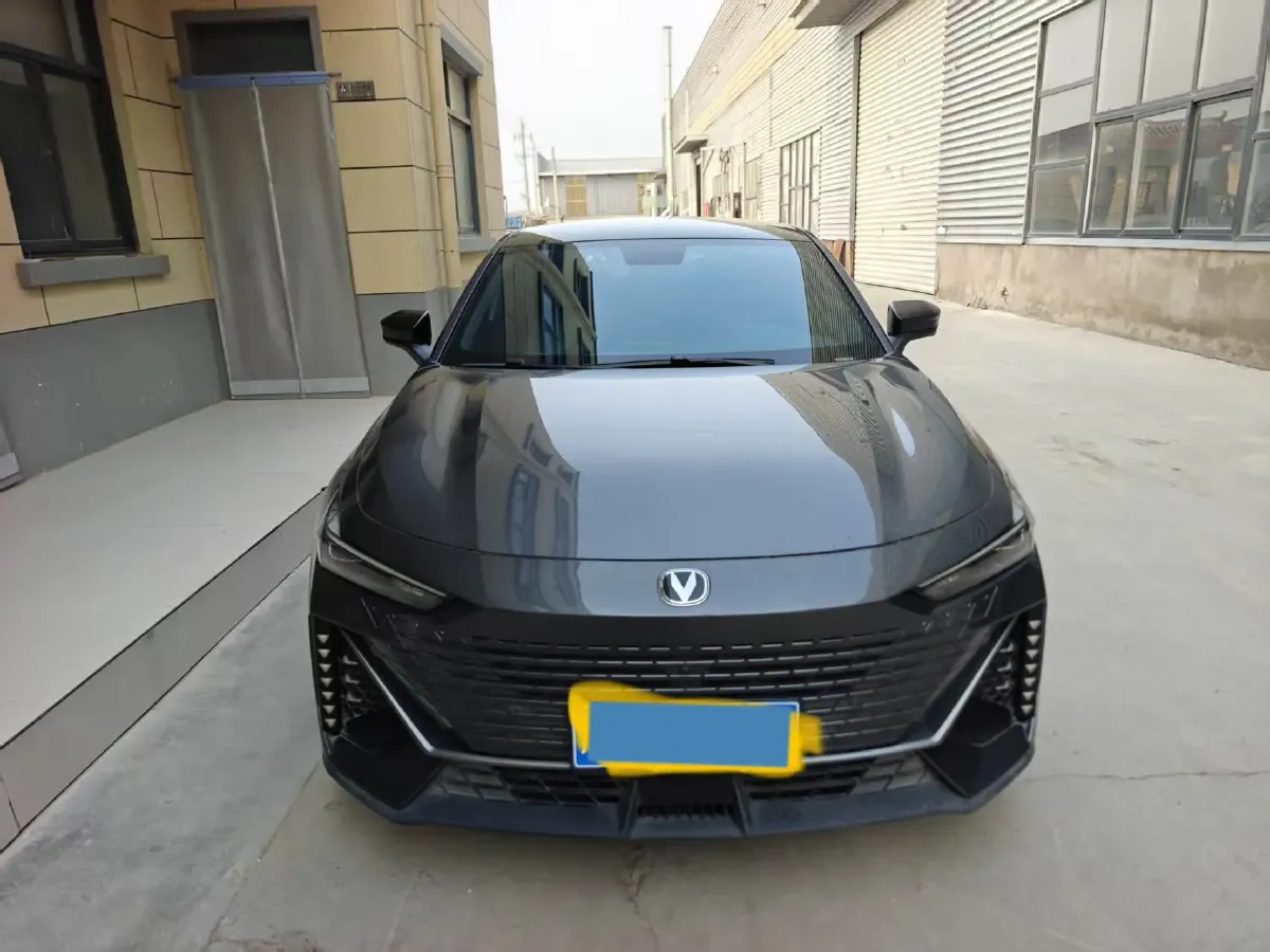 2022 ChangAn UNI-V 1.5T 188HP L4 7DCT,autocango,china used car exporter,china ev exporter,chinese used car exporter,chinese used ev exporter