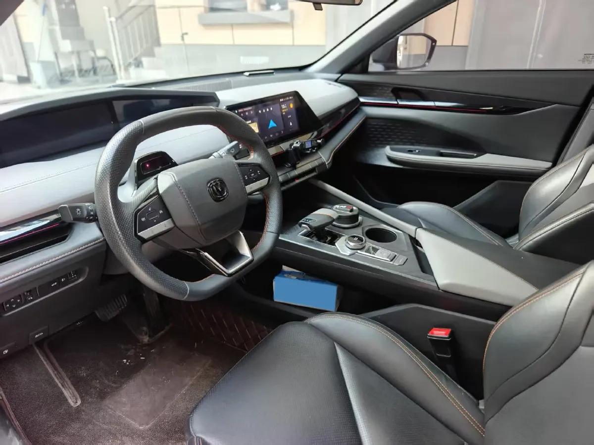 2022 ChangAn UNI-V 1.5T 188HP L4 7DCT,autocango,china used car exporter,china ev exporter,chinese used car exporter,chinese used ev exporter