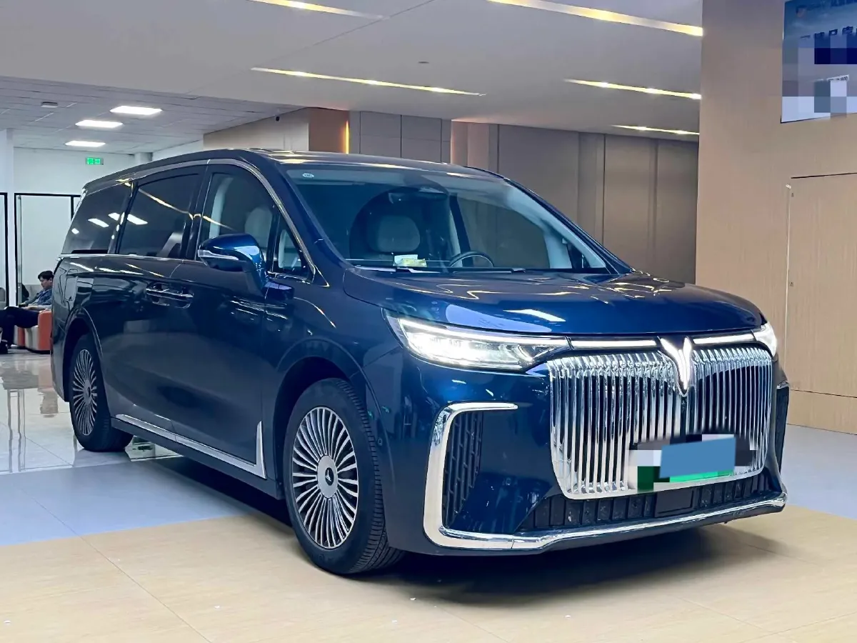 2025 Voyah Dream 1.5T 150HP L4 PHEV 41.7KWH,autocango,china used car exporter,china ev exporter,chinese used car exporter,chinese used ev exporter