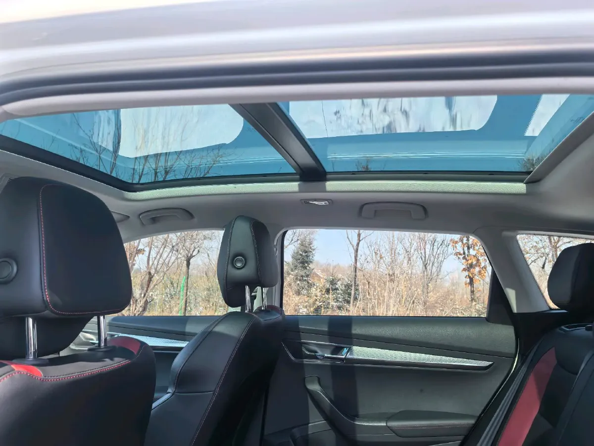 2022 Skoda Karoq 1.4T 150HP L4 7DCT,autocango,china used car exporter,china ev exporter,chinese used car exporter,chinese used ev exporter