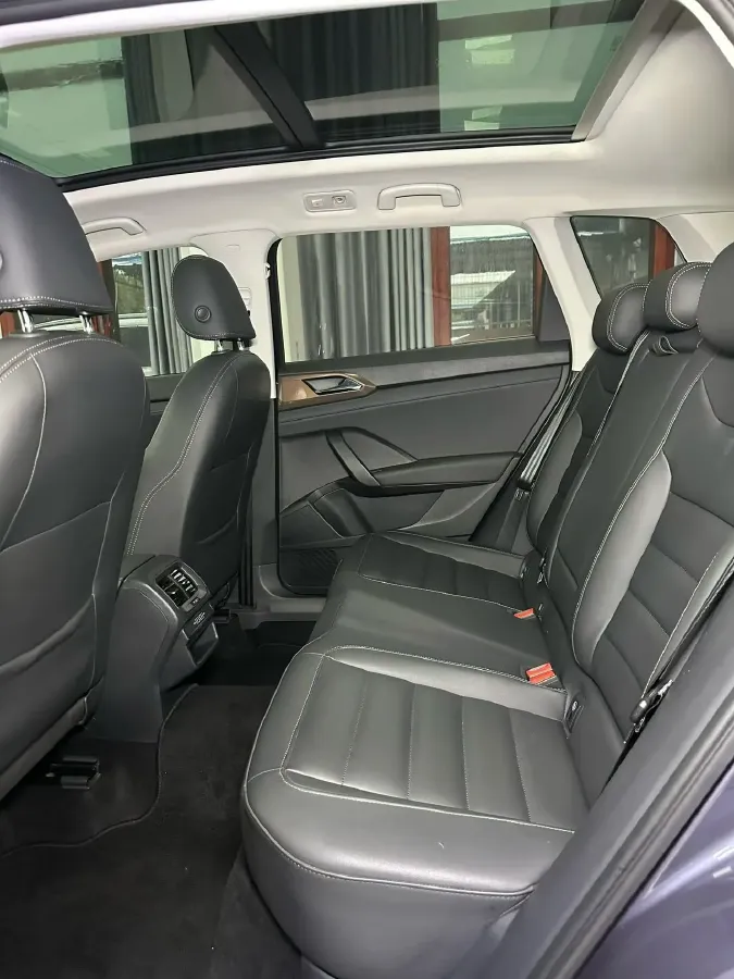 2019 MINI MINI 1.5T 102HP L3 7DCT,autocango,china used car exporter,china ev exporter,chinese used car exporter,chinese used ev exporter