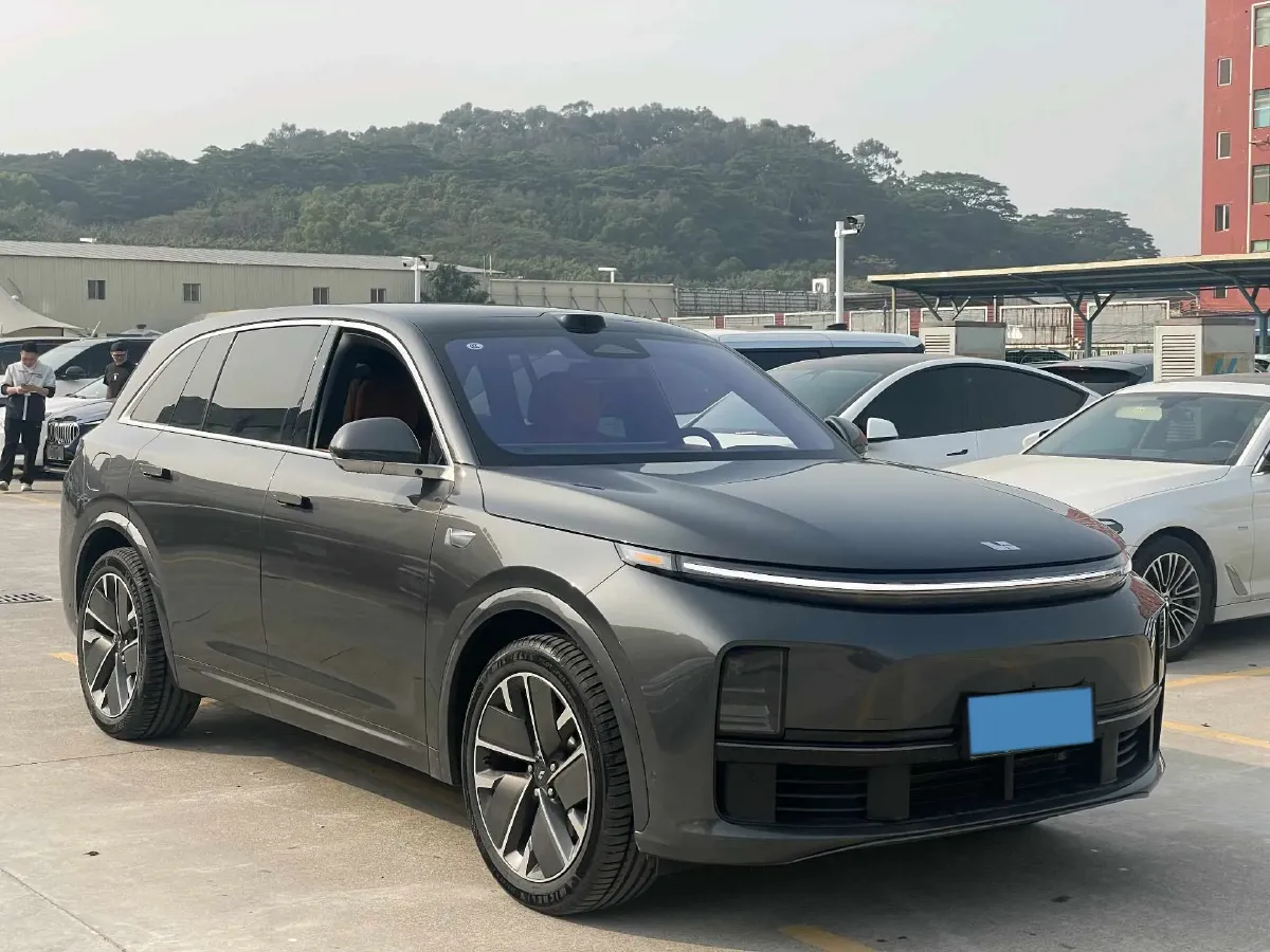 2025 Li L7 Range Extended 154HP REEV,autocango,china used car exporter,china ev exporter,chinese used car exporter,chinese used ev exporter